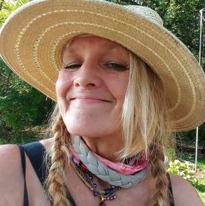 Meet your Posher, Dianna deedee